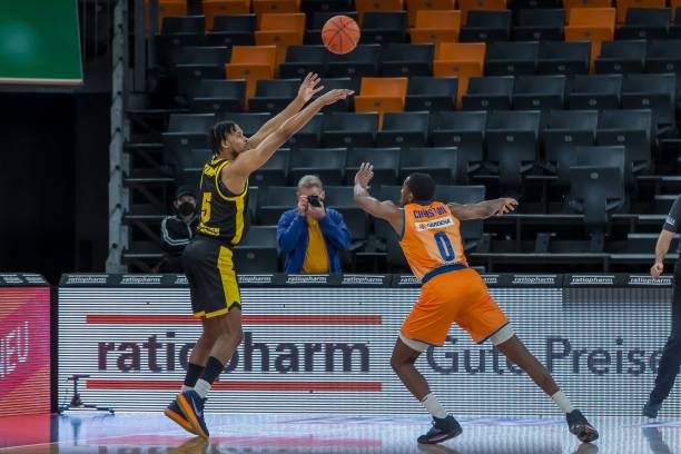 平均每场贡 平均每场贡